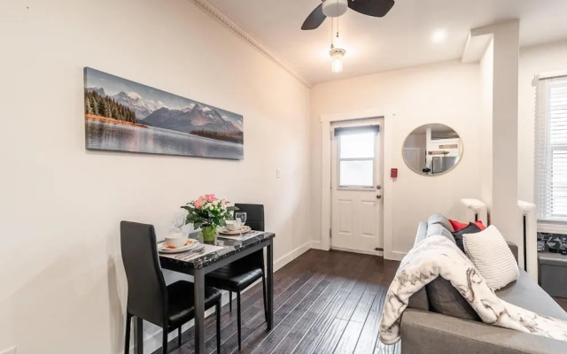 Upscale 2BR With King Bed-prime Location