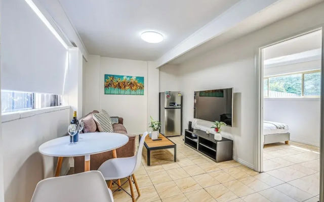 StayAU Cozy 1BR Living Space Chadstone