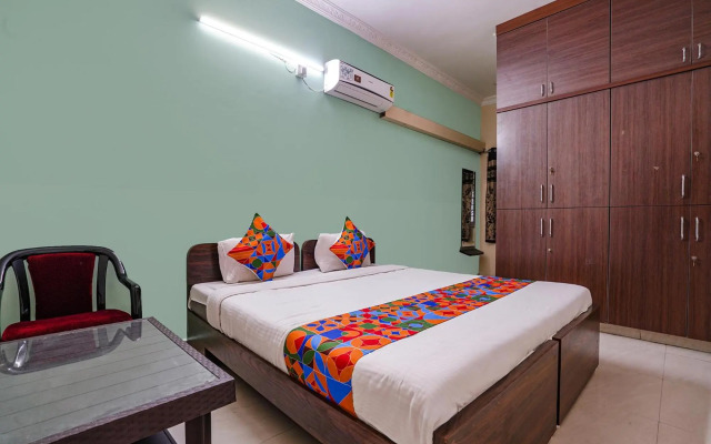 Collection O 92493 D Grand Residency