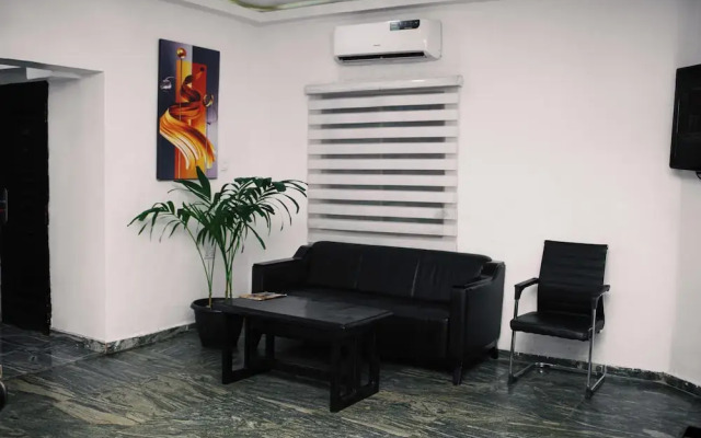 Royal Crest hotel and suite