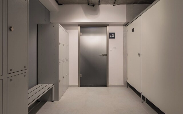 Jantaris Apartment by Renters Prestige