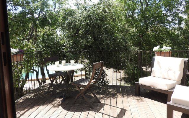 Le Mas de l Escaillon