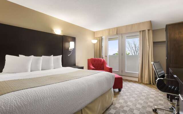 Days Inn & Suites by Wyndham North Bay Downtown