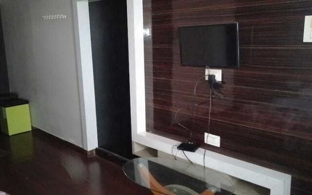 Iroomz Shivaratna Palace