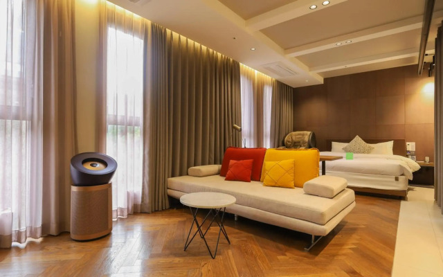 Bundang (Seohyeon) Business Hotel Kind-KYND