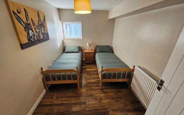 Seaside Escape at Ty Bugail - Holyhead