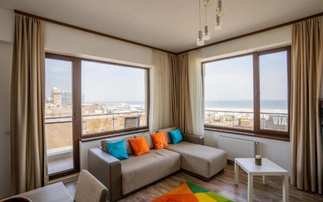 Summerland Sea-View Luxury Apartment