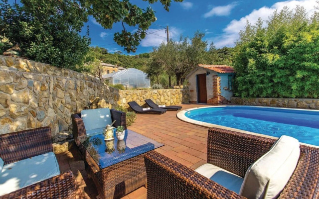 Nice Home in Supetarska Draga With Wifi and 3 Bedrooms