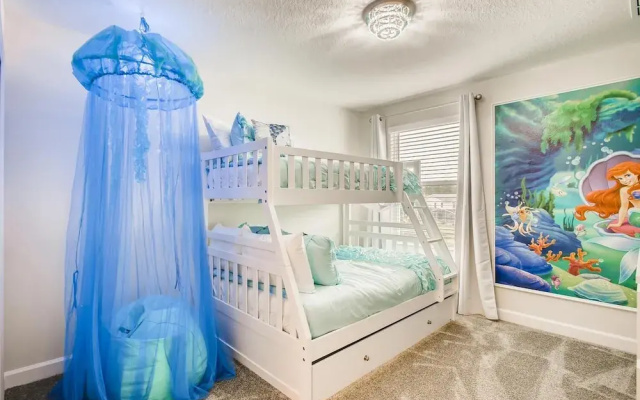 8908 CC - 6BR Luxury Home: Private Pool