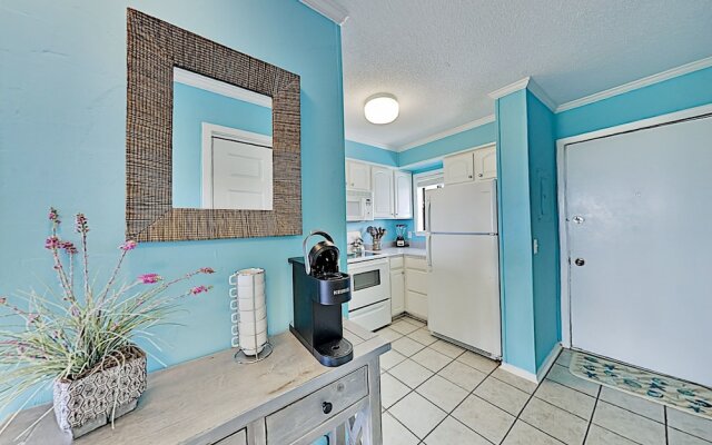 1403hhre 2 Bedroom Condo