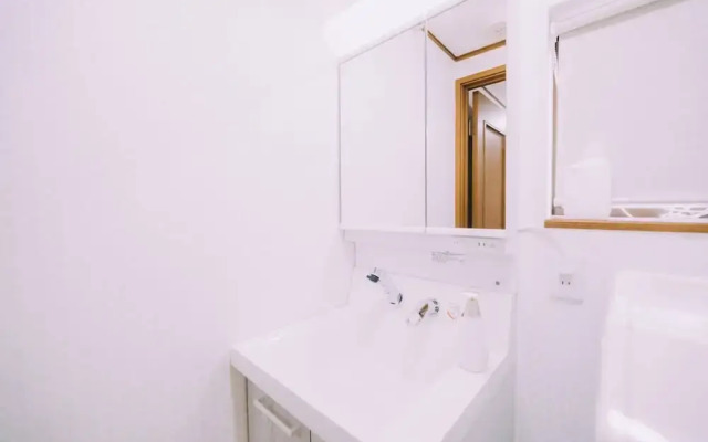 5BDR 1.5BA Osaka Castle House