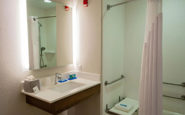 Holiday Inn Express Hotel & Suites Muskogee by IHG