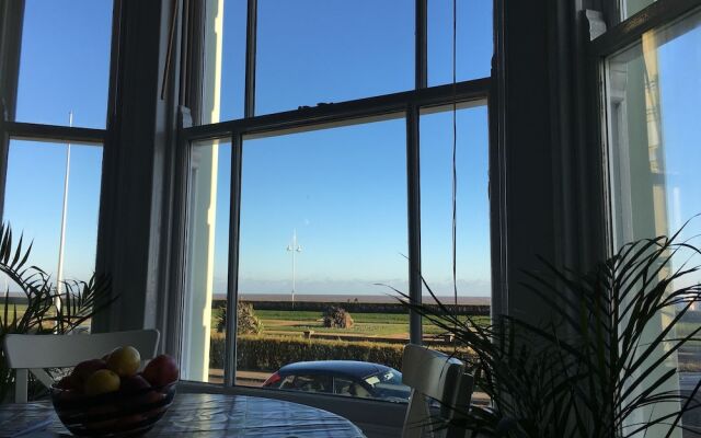 Moray Beachside Apartments