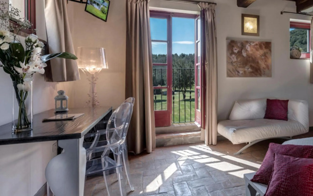 Hotel Casolare Le Terre Rosse