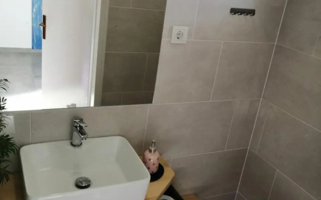 Kuća Moni