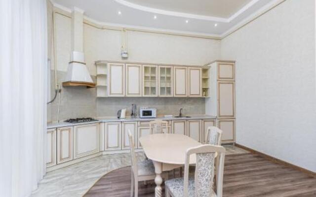 Apartment On Rishelievskaya Street