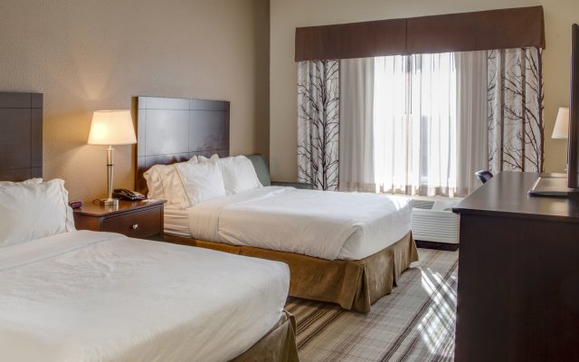 Holiday Inn Express & Suites Nevada, an IHG Hotel