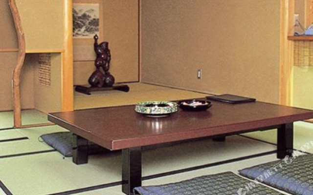 Hotel Sengoku – Guest Rooms – Fuefuki