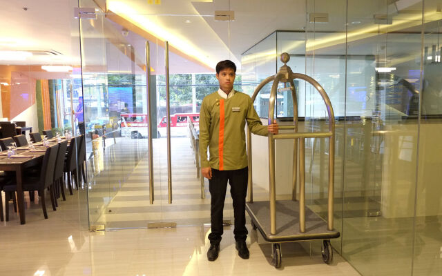 Southpole Central Hotel