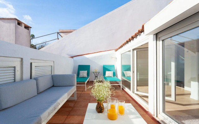 Liberty Penthouse Three-Bedroom Apartment - by LU Holidays
