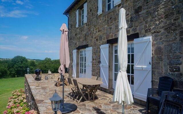 Superb Holiday Home in Saint-Beauzile with Private Pool