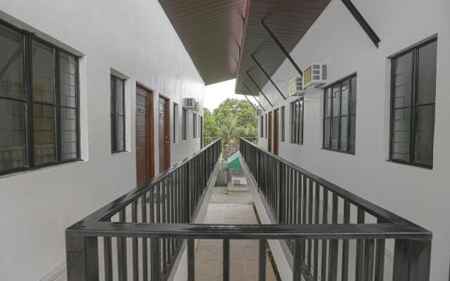 OYO 736 Jade Apartelle
