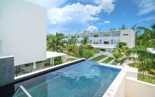 Modern 1BR Apt w Rooftop Pool Onsite Amenities