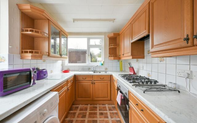 Dirac Lodge 4-bedroom House