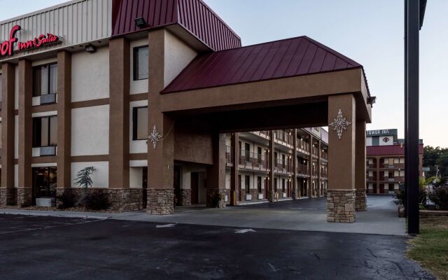 Red Roof Inn & Suites Pigeon Forge - Parkway
