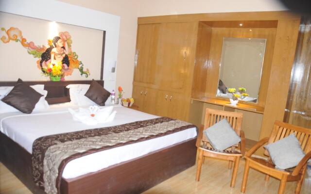 Black Beach Resort