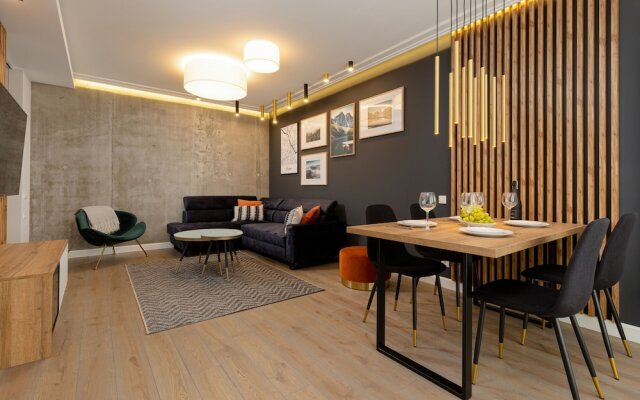Warsaw Apartment Szajnowicza by Renters