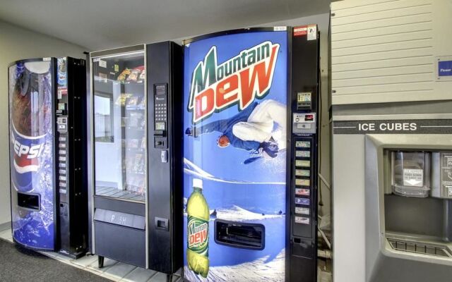 Motel 6 Manhattan Kansas