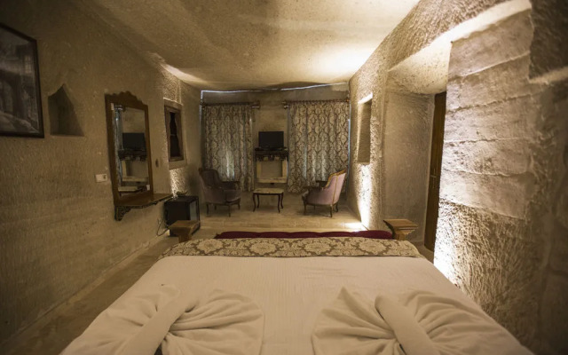 Spelunca Cave Suites