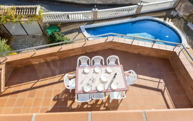 Sotet in Vidreres With 4 Bedrooms and 2 Bathrooms