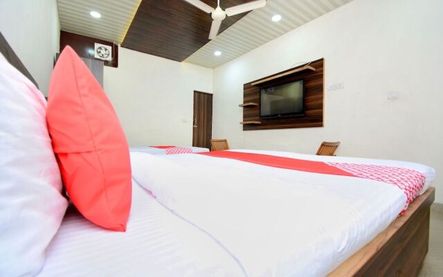 OYO 17133 Hotel Anmol