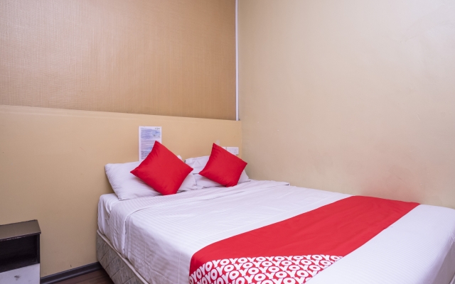 OYO 614 D'PINETREES Hotel