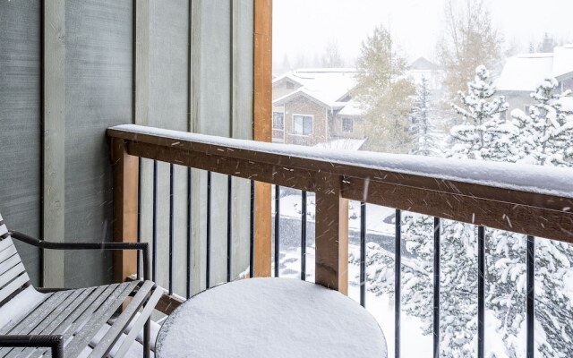 Moraine 27 Townhouse near Gondola by RedAwning