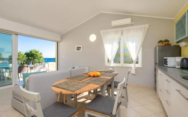 Apartment PORTAPISANA just 50m from the beach
