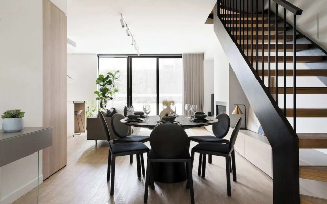 A Lux 3BR Townhouse in South Yarra, Free Parking