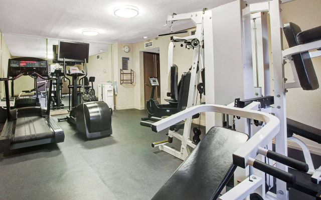 Ramada by Wyndham Houston Intercontinental Airport South
