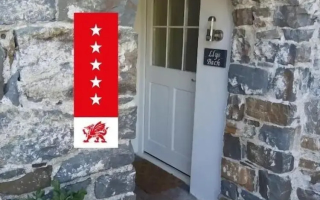 Llys Aeron Guest House