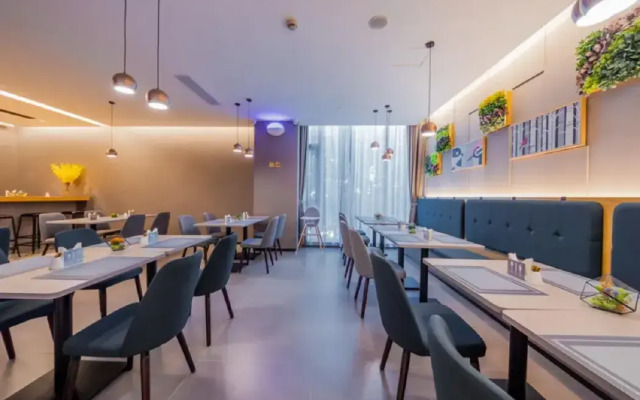 Home Inn Shanghai Lujiazui Oriental Pearl Hotel