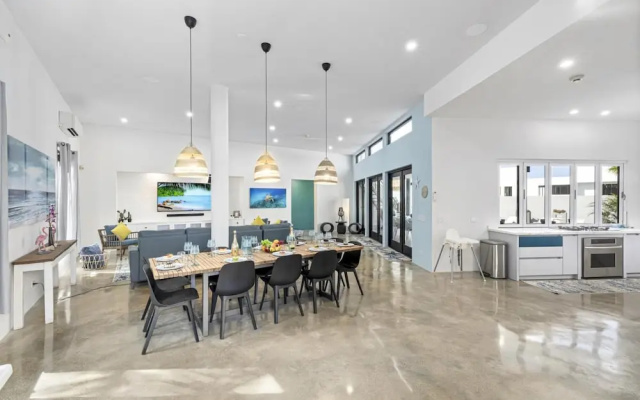 Unique Modern 4BR w Large Private Pool Mini Golf