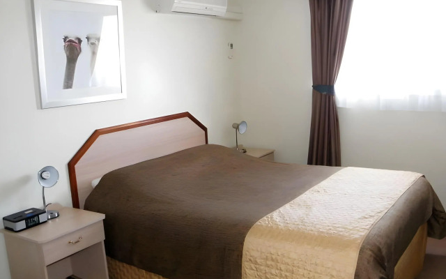 The Clansman Motel