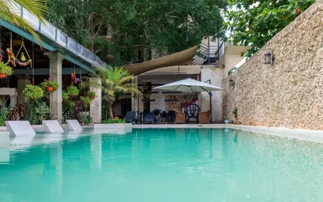 hotel y hostal nojoch che