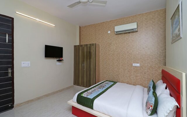 Hotel Clouds 21 By OYO Rooms
