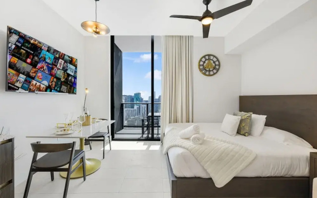 Studio with City Views in Downtown Miami