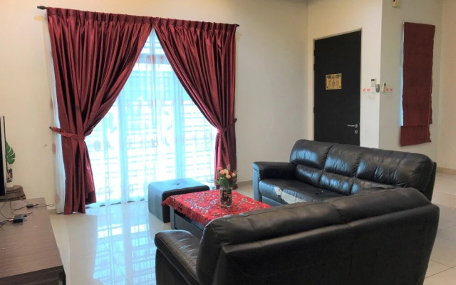 Casa Azlinda Muslim by Oyo Rooms