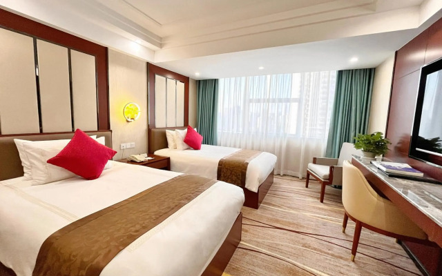 Skyline Plaza Hotel