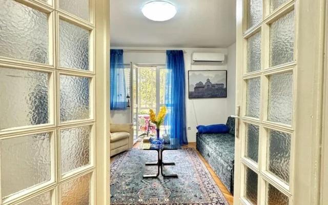Two Bedroom Apt near Slovenska Beach